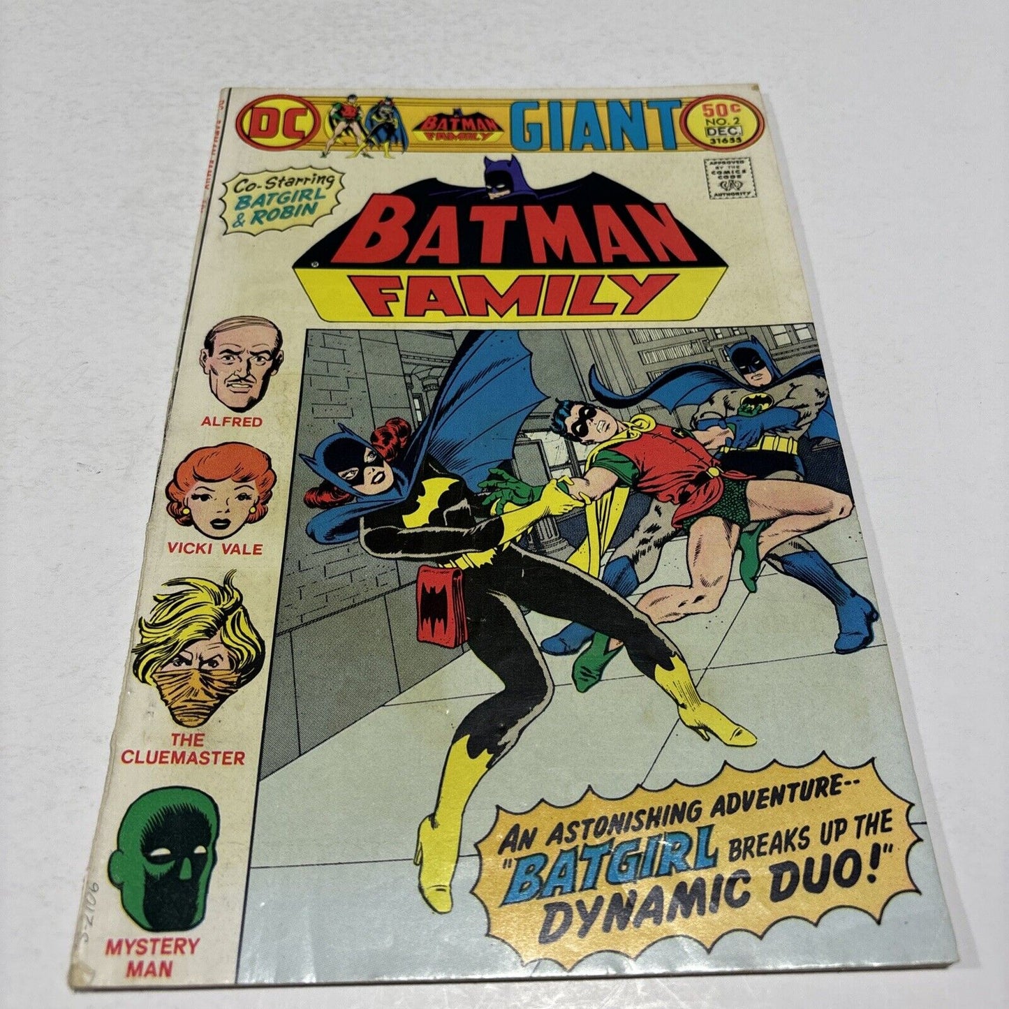 BATMAN FAMILY GIANT #1 #2 *1975* "The Origin Of The Batgirl-Robin Team!"